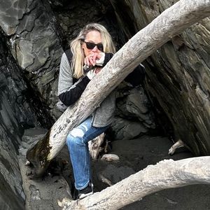 Meet your Posher, Sharon